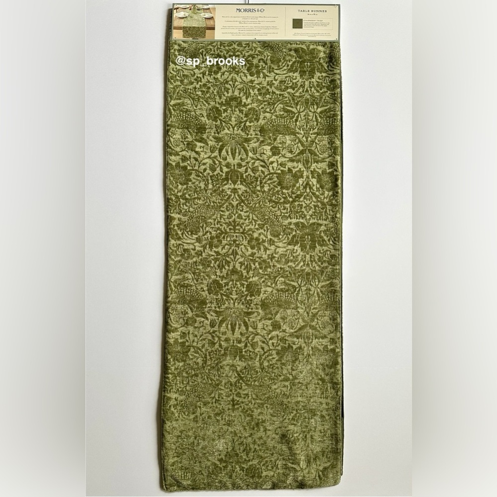 🎁Morris & Co Table Runner - Strawberry Thief - 16” x 90”Embossed Green Velour - Picture 2 of 7
